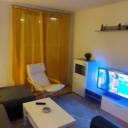Charmante In Mitten Von Apartment